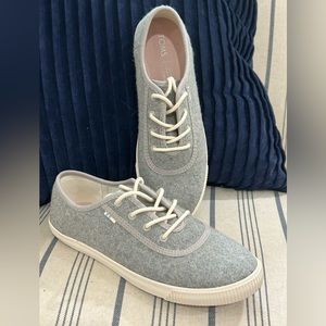 TOMS | Carmel Shade Heritage Canvas in Drizzle Gray Women’s Size 7